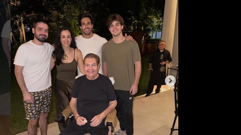 Faustão com os filhos e o genro na comemoração do aniversário de Lara, a sua primogênita - Reprodução / Instagram / @joaosilva