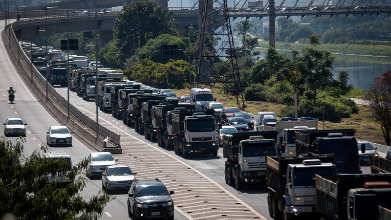 Ministério dos Transportes quer garantir valor de frete mínimo para caminhoneiros - Felipe Rau/Estadão Conteúdo