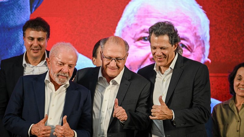 Haddad adotou tom cauteloso ao iniciar seu discurso como pré-candidato - Roberto Sungi/Ato Press/Estadão Conteúdo