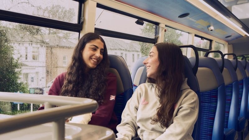 Três estudantes e um professor serão selecionados para viagem à Inglaterra com tudo pago - Divulgação/EF Intercâmbios