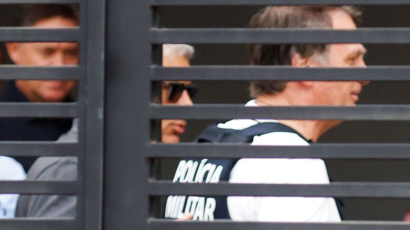 Jair Bolsonaro (PL) teve alta hospitalar nesta sexta-feira (27) após passar duas semanas internado - Wilton Junior/Estadão Conteúdo