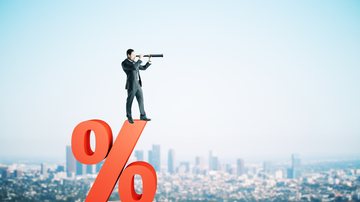 Temor é que conflito no Oriente Médio se prolongue.  Estreito de Ormuz foi fechado - Envato