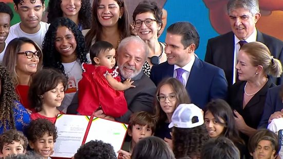 Os decretos detalham os mecanismos tecnológicos que passam a ser proibidos para crianças e adolescentes - Reprodução/CanalGov