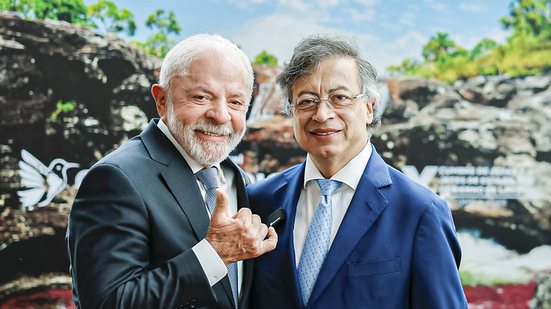 Na Colômbia para participar do Fórum Celac-Africa, Lula se encontrou com Gustavo Petro, presidente do país - Ricardo Stuckert / PR