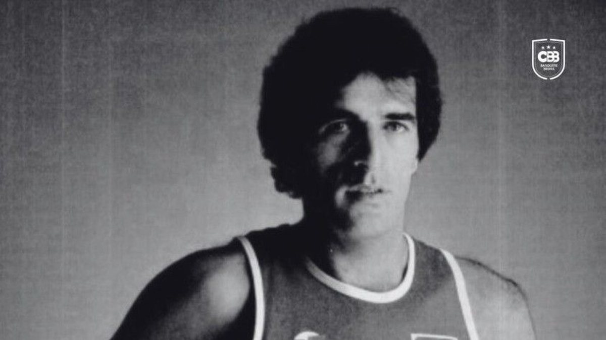 O pivô se tornou o primeiro brasileiro escolhido no Draft da NBA, em 1976 - Reprodução/Site cbb.com.br
