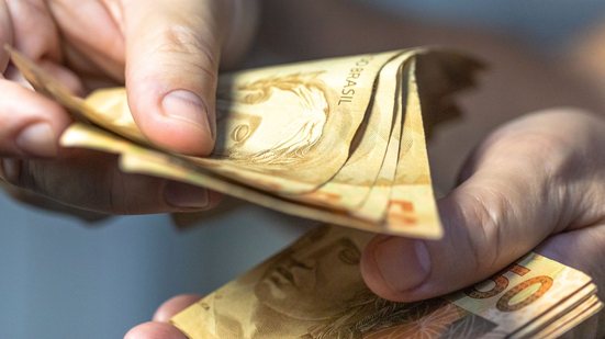 Caixa vai antecipar o pagamento do abono salarial para 16 de março e liberar duas parcelas extras do seguro-desemprego - Adobe Stock