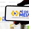 Pé-de-Meia impede a evasão escolar de 1 em cada 4 estudantes do ensino médio de famílias vulneráveis - Adobe Stock