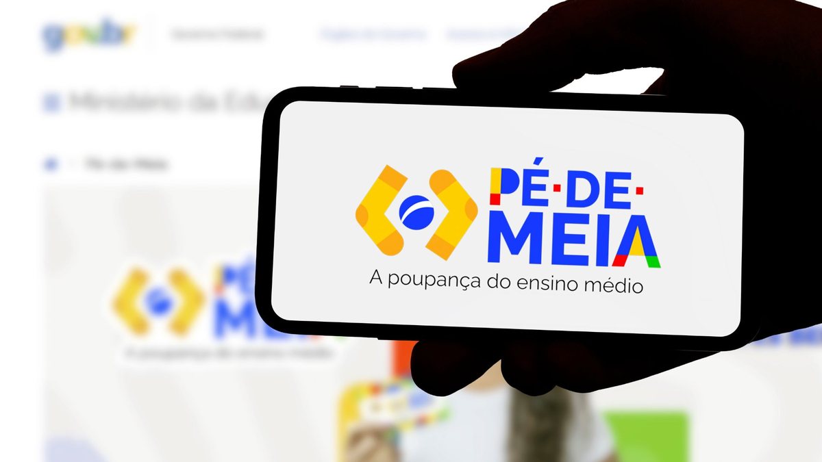 Pé-de-Meia impede a evasão escolar de 1 em cada 4 estudantes do ensino médio de famílias vulneráveis - Adobe Stock