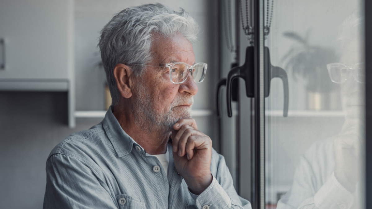 O pessimismo dos brasileiros está diretamente ligado a temores econômicos relacionados ao trabalho, conflitos internacionais e novas tecnologias - Adobe Stock