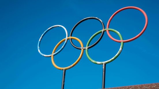 Para o COI, as atletas trans poderão competir em qualquer categoria masculina - Pexels