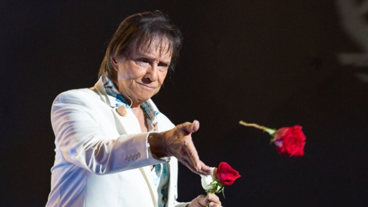 O show acontece no Kartódromo Municipal da Praia Grande e os ingressos já começaram a ser vendidos - Caio Girardi / Reprodução / Instagram @robertocarlosoficial