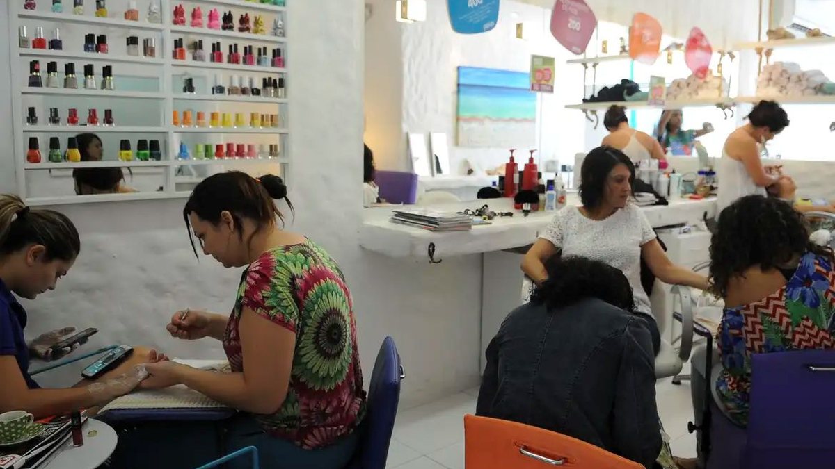 Produtos podem ser perigosos inclusive para profissionais que aplicam - Elza Fiúza/Agência Brasil