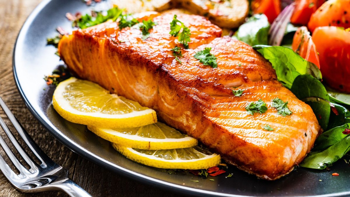 Salmão ganhou destaque na Quaresma e impulsionou em 11% as vendas de pescados - Adobe Stock