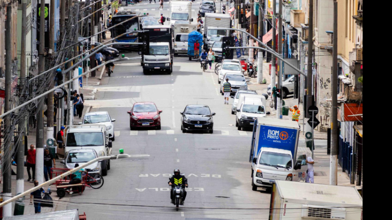Violações podem resultar em recolhimento do veículo, além de aumentar o risco à segurança - Detran/São Paulo