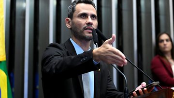O senador Cleitinho Azevedo concorrerá ao governo de Minas Gerais pelo partido Republicanos - Waldemir Barreto/Agência Senado