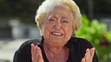 Aos 86 anos, Suely Franco assina contrato vitalício com a Globo