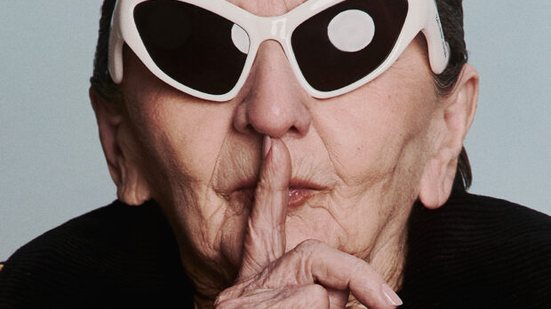 Tânia Maria na capa da Revista Elle - Reprodução / Elle