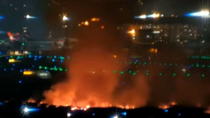 Aeronave da Delta retornou ao aeroporto poucos minutos após a decolagem - Reprodução/Redes Sociais