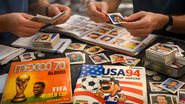 Nostalgia mantém vivo o hábito de colecionar figurinhas do álbum da Copa