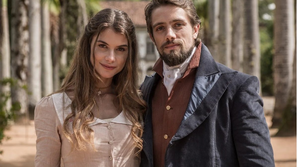 Novela 'Além do Tempo' é protagonizada por Alinne Moraes e Rafael Cardoso - Fabio Rocha/Globo