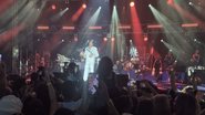 Fãs se emocionam em show de aniversário de Roberto Carlos\u003B e ele também