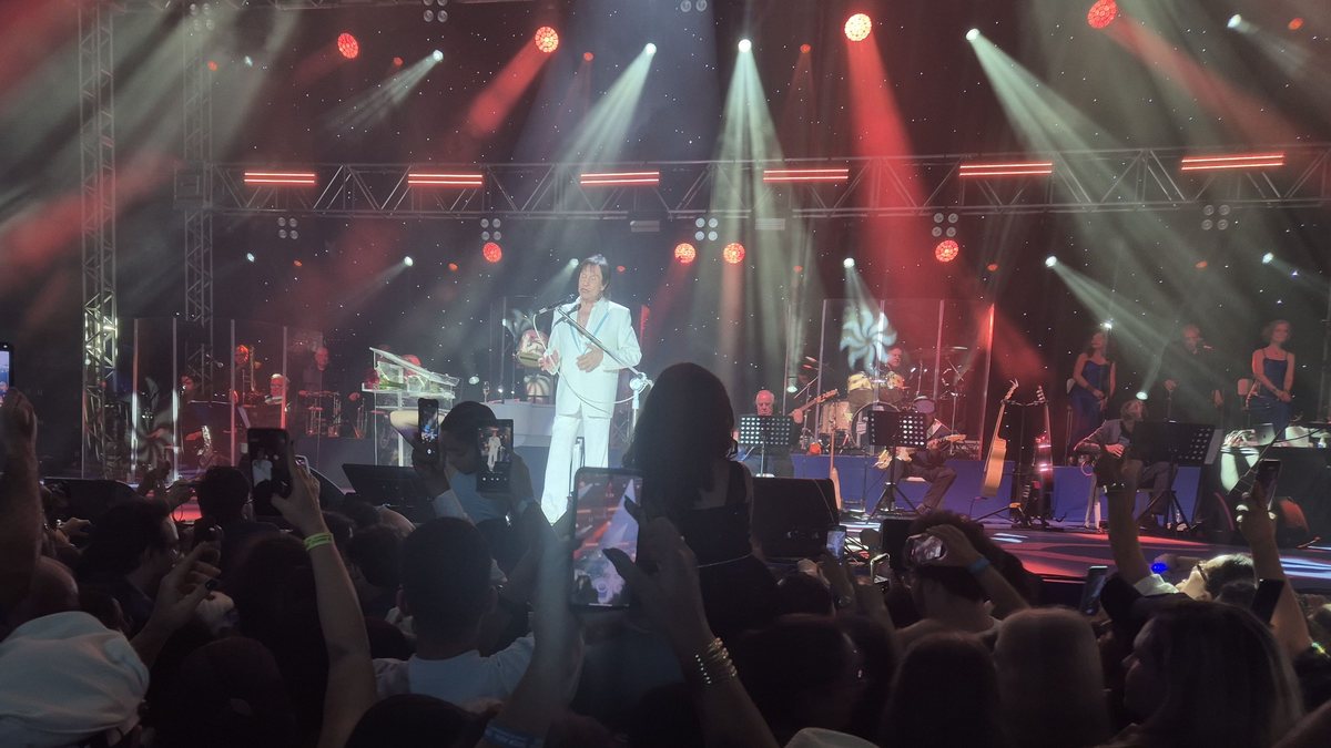 Roberto Carlos fez show de aniversário de seus 85 anos na sua cidade natal - Carla Nigro
