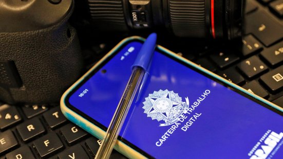 Legislação atual limita uso do FGTS como garantia do crédito consignado - Bruno Peres/Agência Brasil