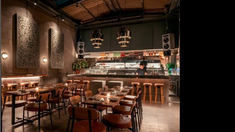 O Elevado Conselheiro é um dos bares que apostam no conceito ‘fale menos e ouça mais’ - Reprodução/Instagram @conselheiro.listeningbar