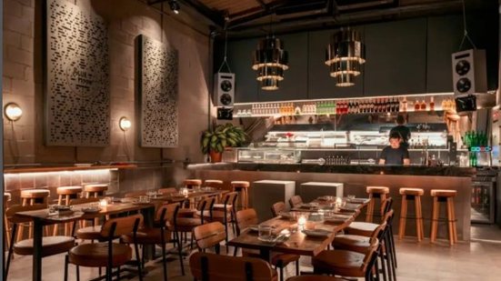 O Elevado Conselheiro é um dos bares que apostam no conceito ‘fale menos e ouça mais’ - Reprodução/Instagram @conselheiro.listeningbar