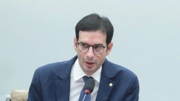 O relator da proposta, deputado Leo Prates (Republicanos-BA) deu ao texto a mesma redação já aprovada na PEC sobre o fim da escala 6x1 - Bruno Spada/Câmara dos Deputados