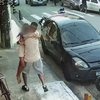 Pai abraça filha após ela escapar de motorista que matou 2 crianças em Diadema na Grande São Paulo - Reprodução/TV Globo