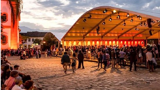 Galpão da Feira Literária de Paraty;  escritor guatemalteco Eduardo Halfon é o sexto nome confirmado - Reprodução / Instagram /@casadeturismo