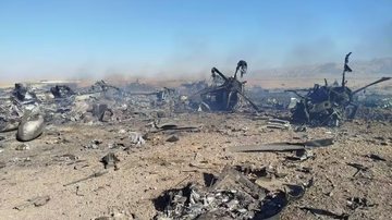 Irã afirmou que destruiu dois aviões de transporte C-130 e dois helicópteros Black Hawk dos Estados Unidos - Reprodução/X