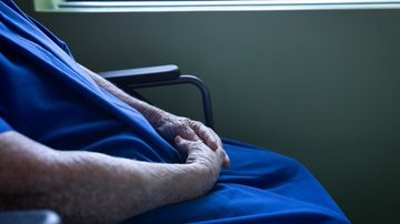 O indicador de Expectativa de Vida Ajustada pela Saúde (HALE, em inglês) revela desigualdades no envelhecer - Envato