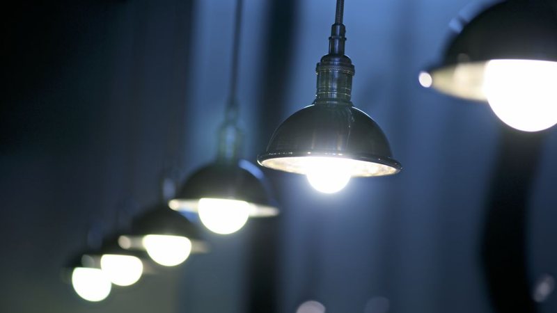 Entre janeiro e abril, vigorou a bandeira tarifária verde, sem acréscimo nas contas - Envato