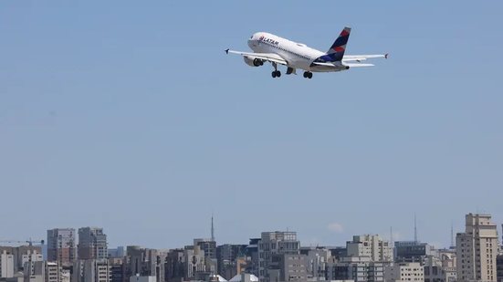 Latam disse que o pouso ocorreu em segurança e passageiros foram realocados - Adobe Stock