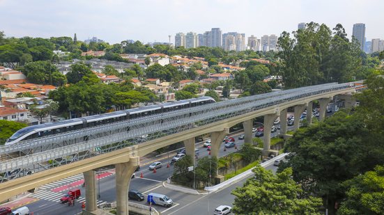 Paralisação ocorreu devido a um problema na alimentação elétrica - Marcelo Camargo/Agência SP