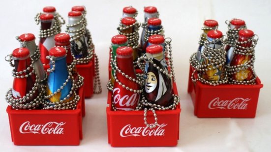 Mini garrafas de Coca-Cola foram parte da campanha da Copa do Mundo de 2014 - Reprodução/ Budano Leiloeiro