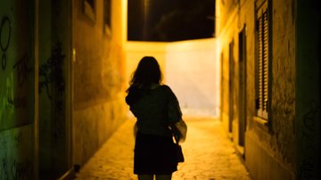 Insegurança urbana atua como um 'destruidor silencioso da felicidade' - Envato