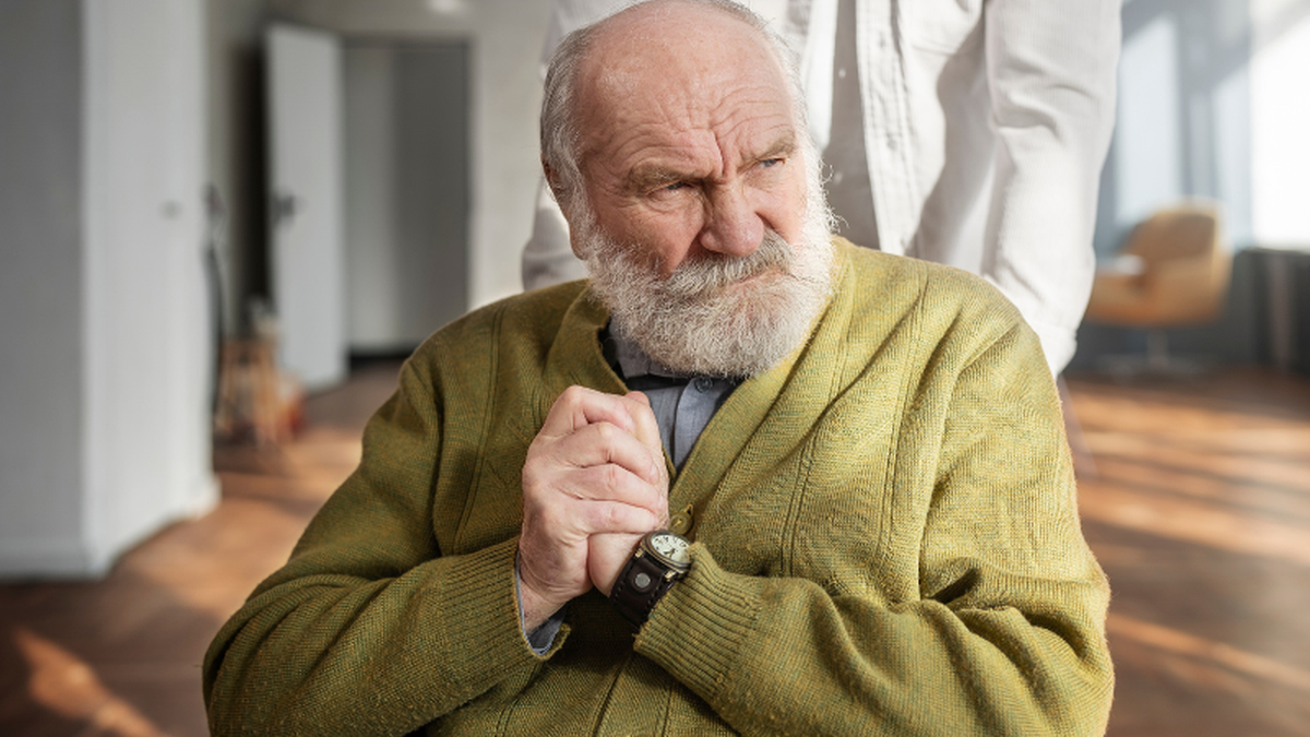 Especialistas reforçam que o Parkinson não é uma sentença de incapacidade ou de morte - Freepik