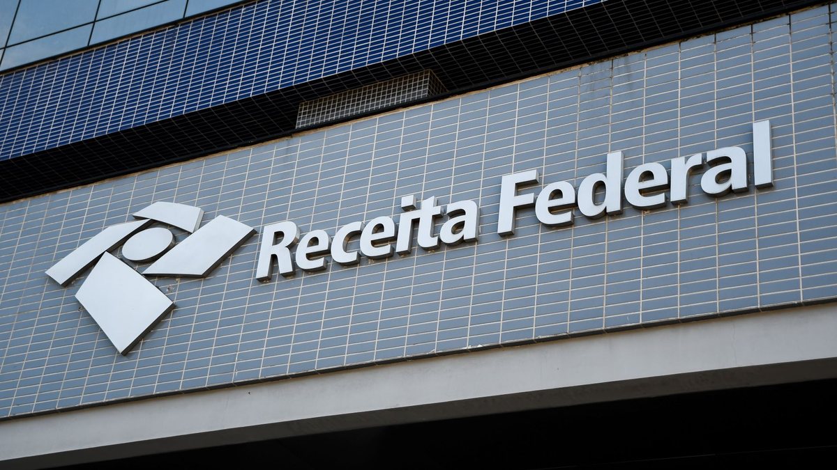 Receita alerta que pagamentos não devem ser feitos por Pix - Adobe Stock