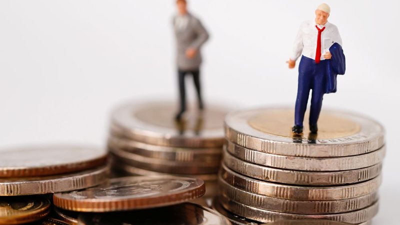 Na previsão da Fazenda, no próximo ano salário será de R$ 1.717,00 - Envato