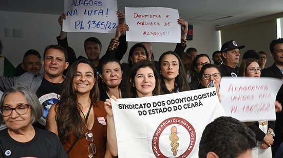 Além de instituir o novo piso, a proposta altera regras para remuneração de trabalho noturno e horas extras - Saulo Cruz/Agência Senado