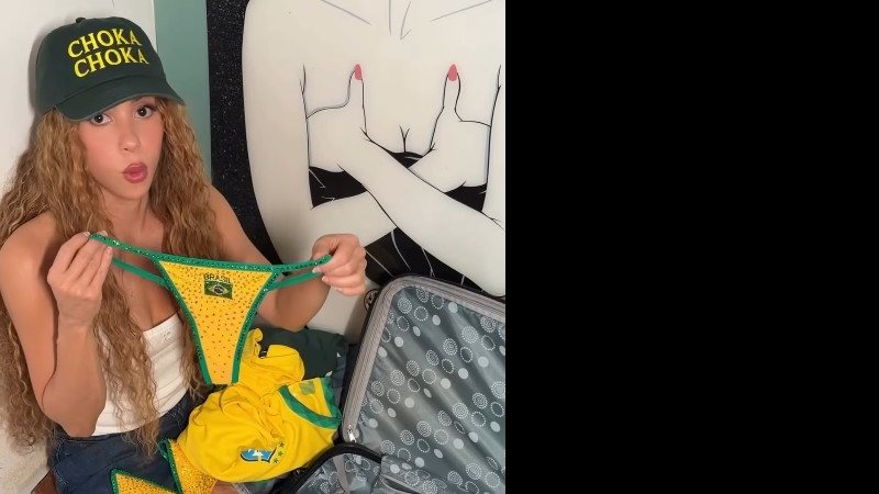 Colombiana postou um vídeo desfazendo a mala com itens em verde amarelo - Reprodução/Instagram @shakira