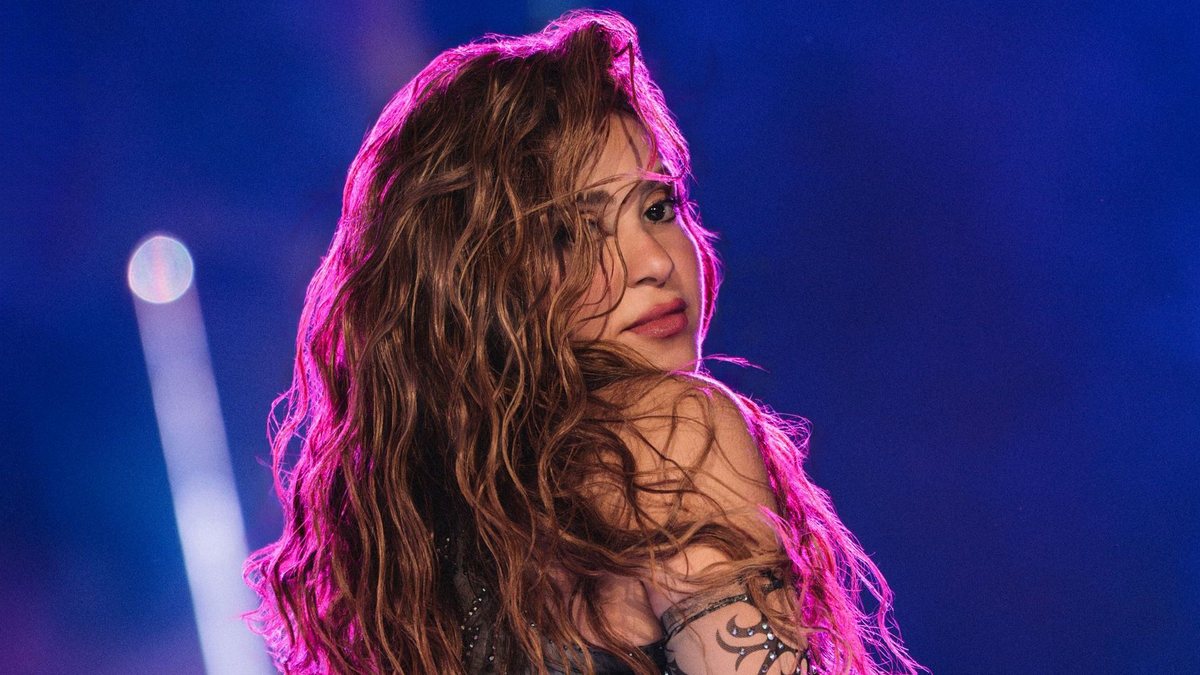 Para encurtar a distância entre Shakira e os fãs, uma passarela avançará 25 metros em direção ao público - Foto: @chriscornejo