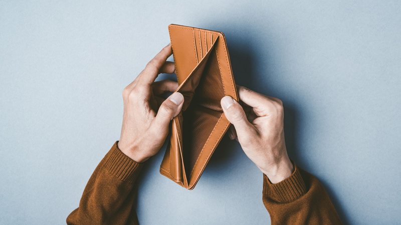 Cartão de crédito muitas vezes leva ao consumo desenfreado, diz BC - Adobe Stock