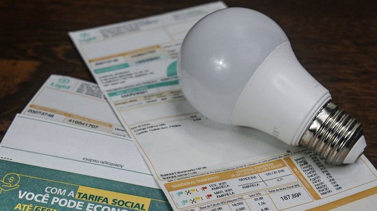 A Tarifa Social garante gratuidade parcial ou desconto na conta de luz para baixa renda - Divulgação