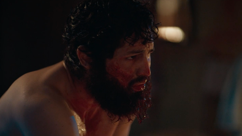 Gabriel Leone no filme Barba Ensopada de Sangue - Divulgação/O2 Play