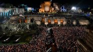 Milhares acompanharam a celebração da Via Crucis ao redor do Coliseu, em Roma - Vatican Media