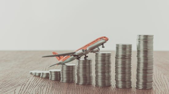 Reflexo do conflito no Oriente Médio, tendência para o preço das passagens segue em alta - Envato